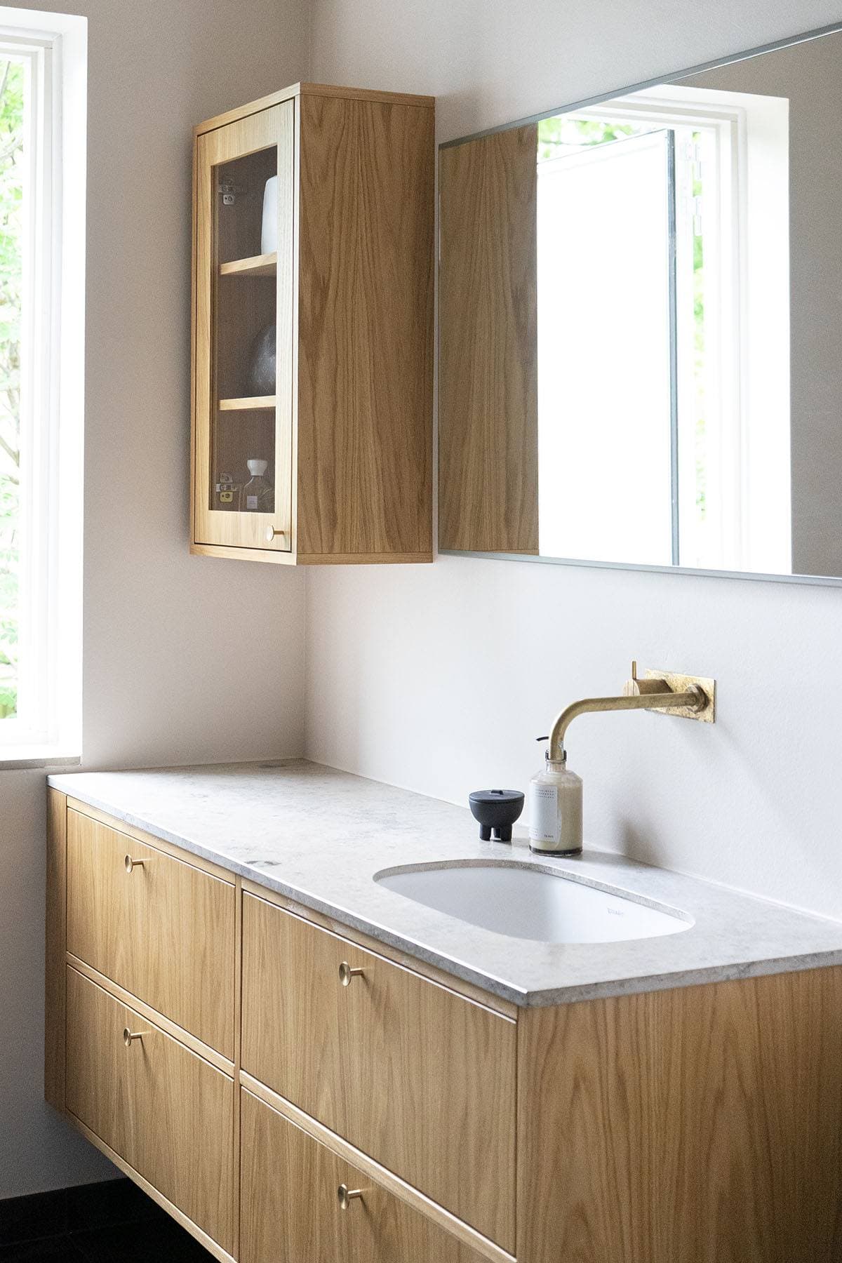 Bespoke joinery — project 19