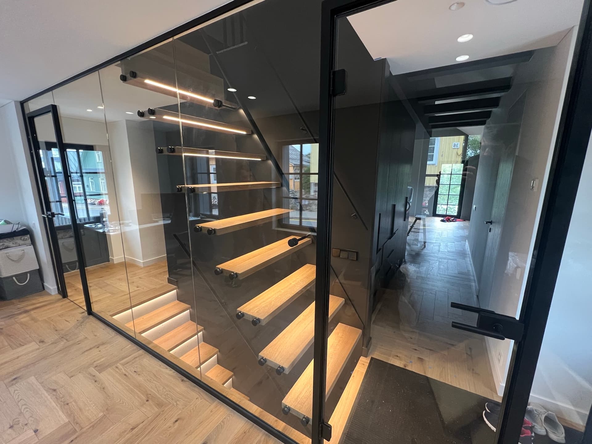 Floating staircase — floating 9